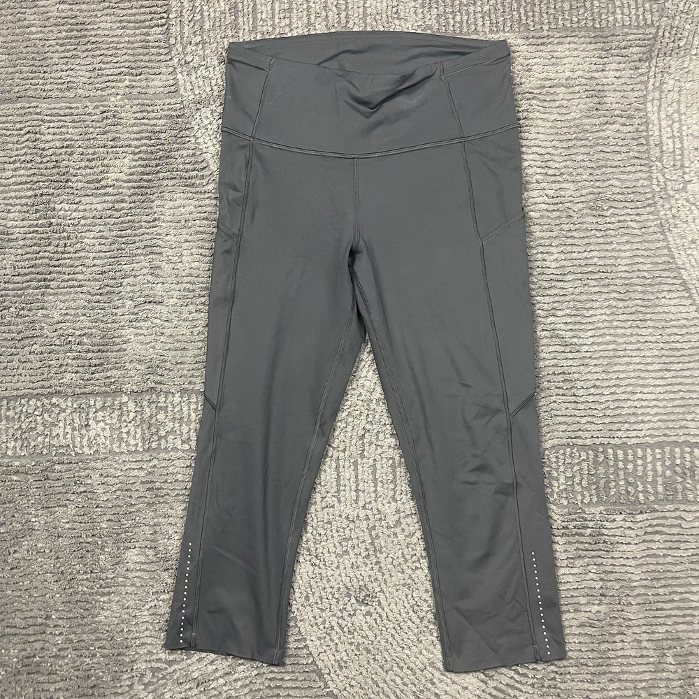 Lululemon Black High Rise Crop Leggings Women's Size 8 Reflective Dots Pockets